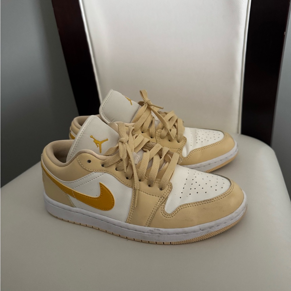Nike Air Jordan Low in White and Yellow